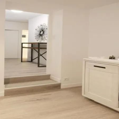 House Avelana Et *